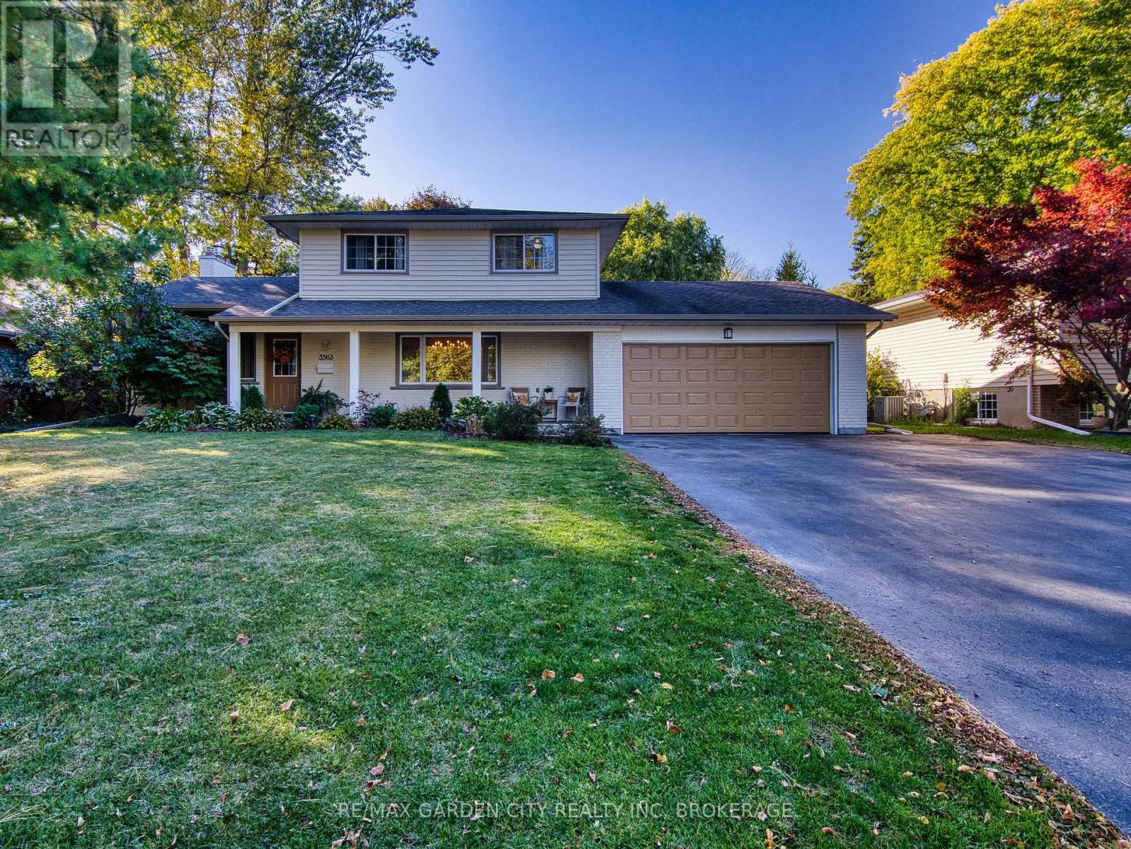 3563 Harvard Ave, Niagara Falls, ON L2J 3C6