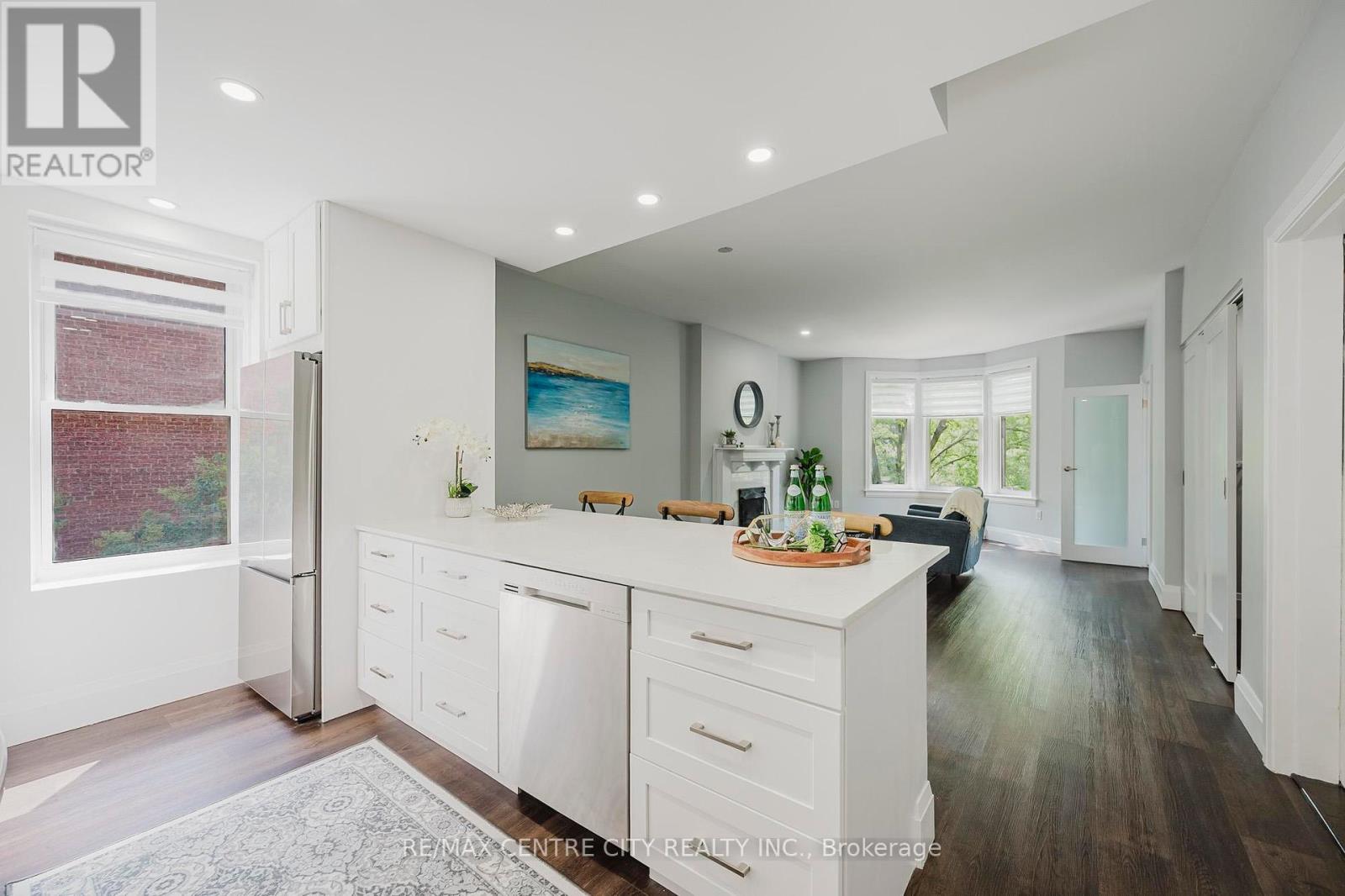 309 460 Wellington St, London, ON N6A 3P8