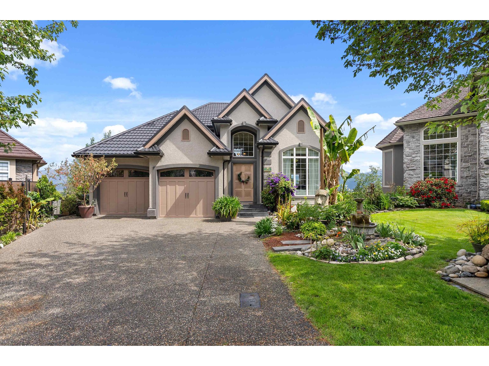 35918 Stonecroft Pl, Abbotsford, BC V3G 1K8