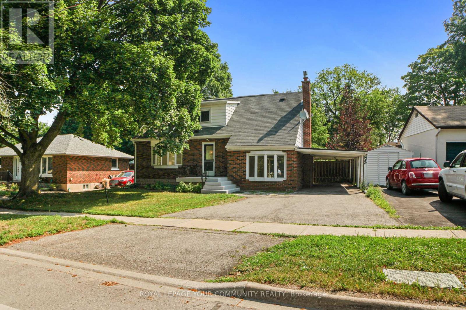 83 Lundys Ln, Newmarket Huron Heights-leslie Valley, ON L3Y 3R9