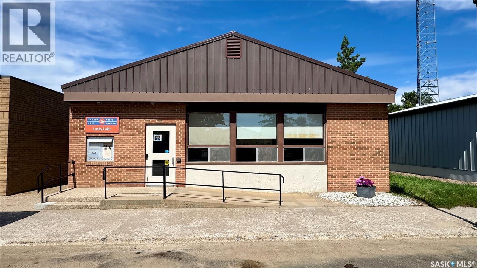 24 Main St, Lucky Lake, SK S0L 1Z0