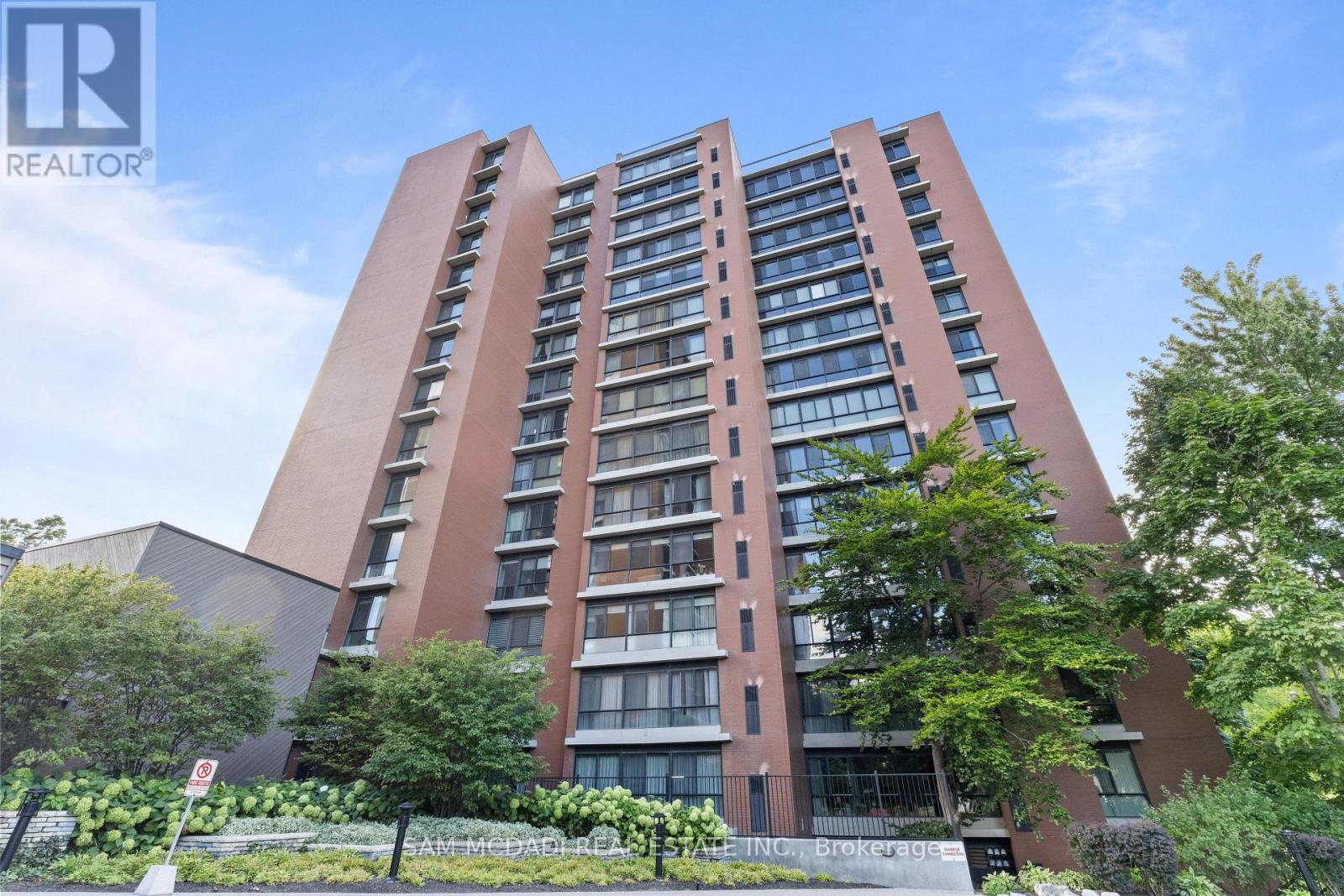 401 1400 Dixie Rd, Mississauga, ON L5E 3E1