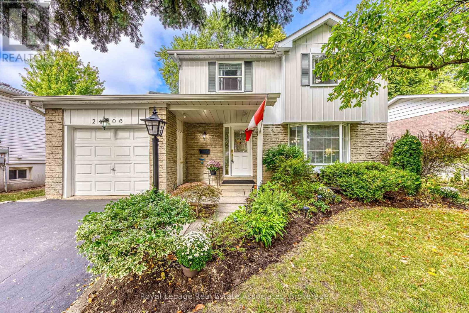 2406 Buttonbush Cres, Mississauga, ON L5L 1C5