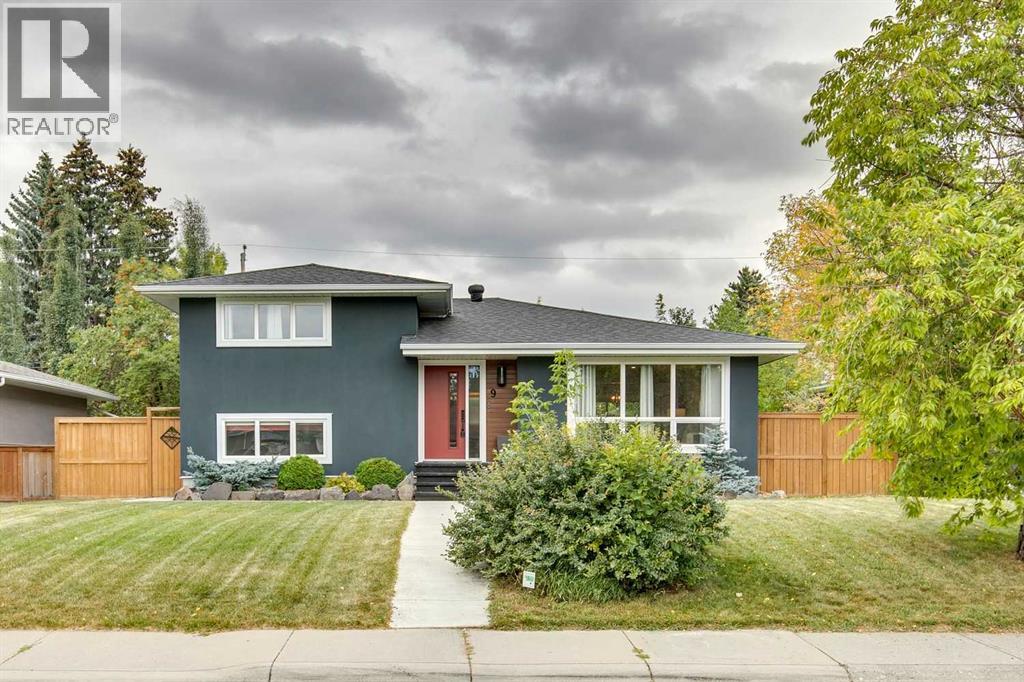 42 Street Sw Unit 9, Calgary, AB T3C 1Y2