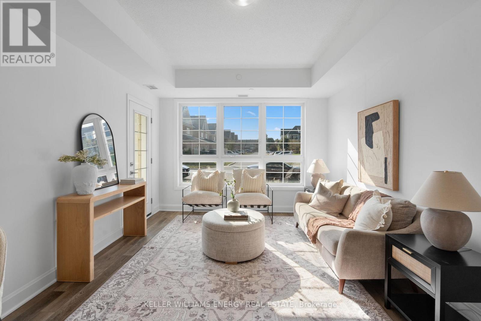 106 50 Lakebreeze Dr, Clarington Newcastle, ON L1B 0V9