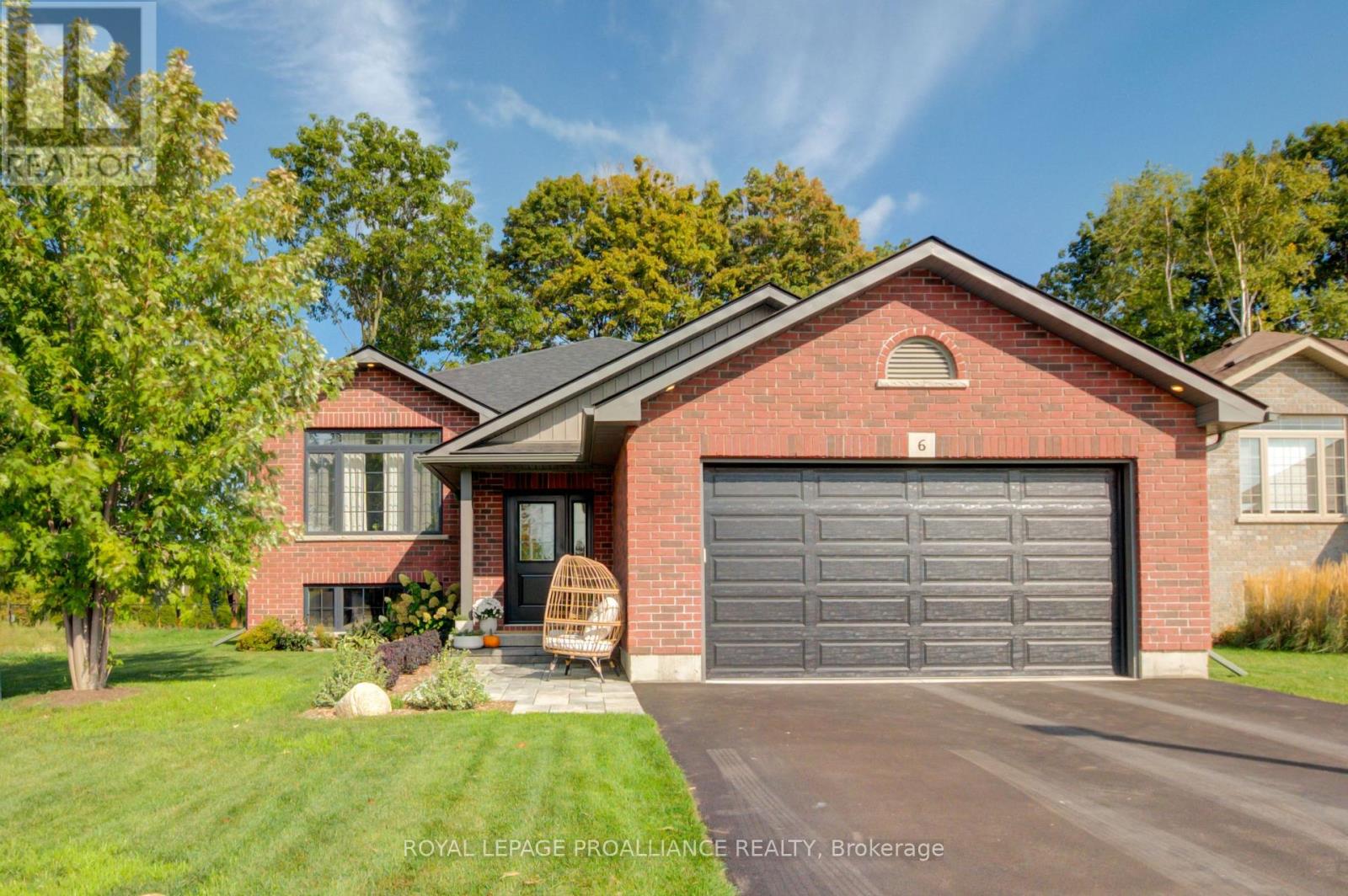 6 Lawrence Ave, Brighton, ON K0K 1H0