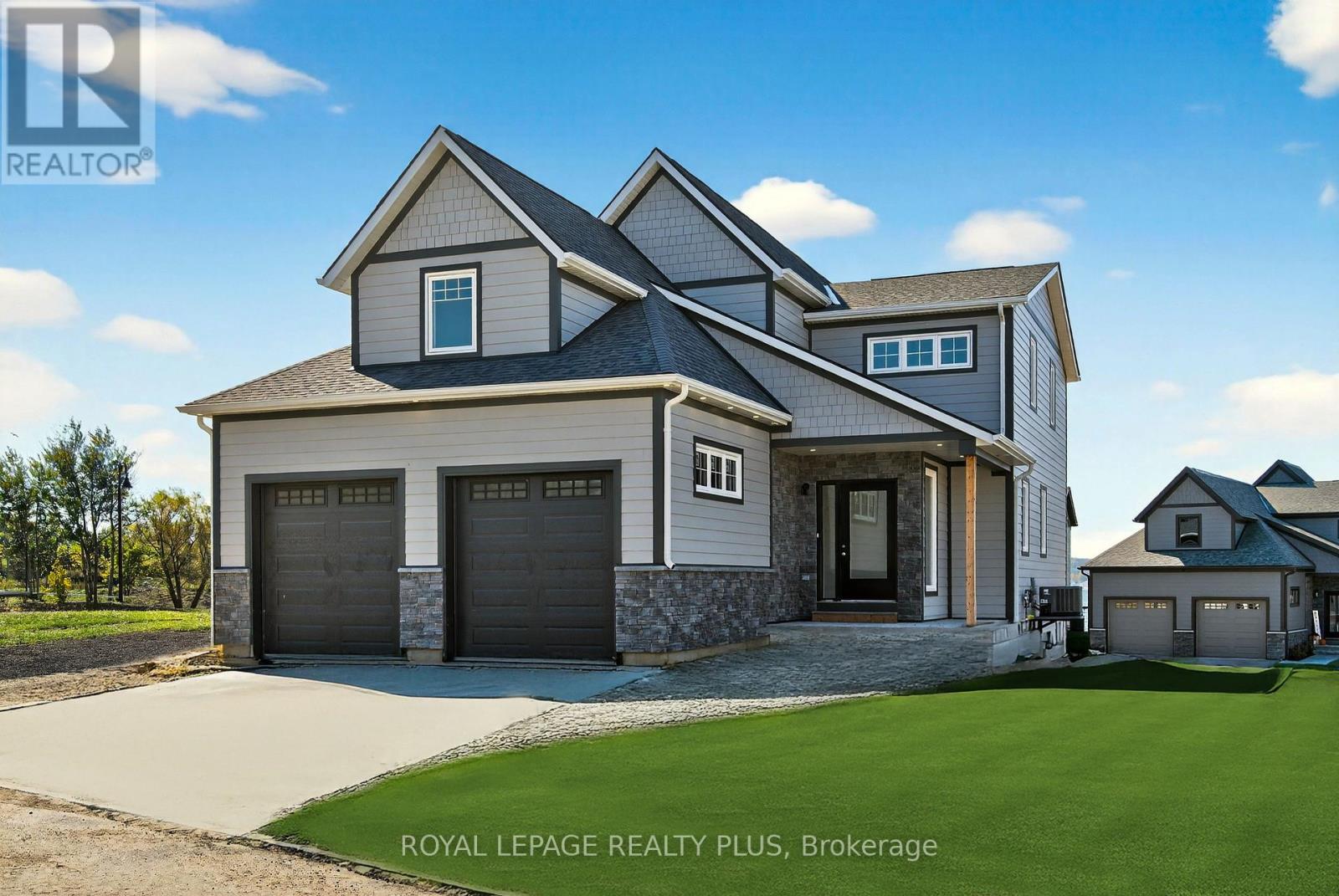 10 Magazine St, Penetanguishene, ON L9M 0W6