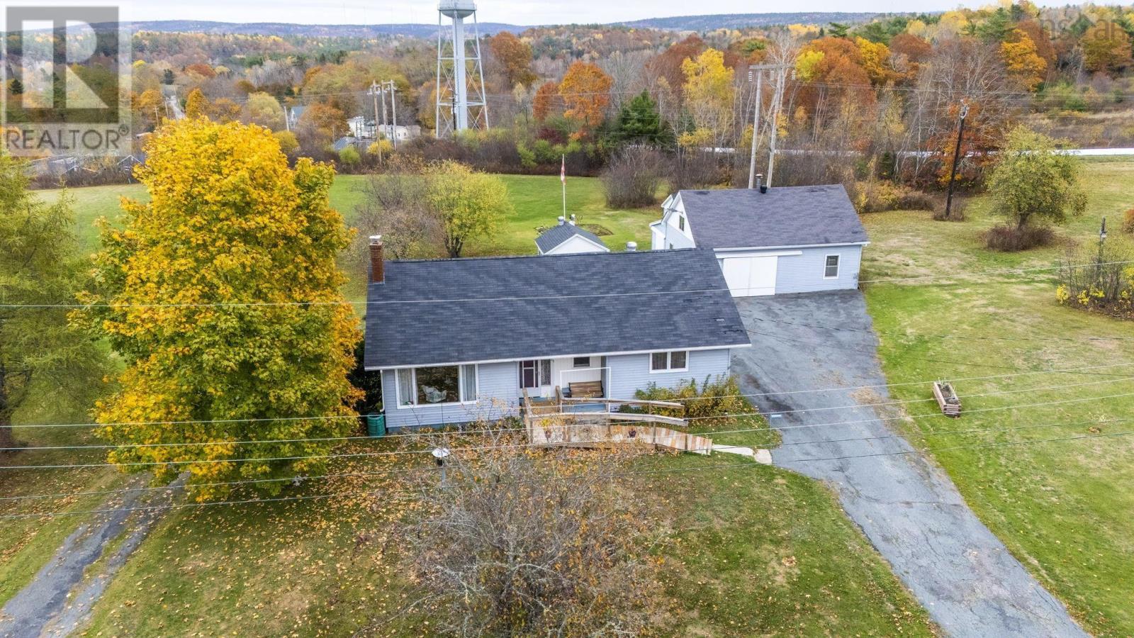 21 Salmon Hole Dam Rd, St. Croix, NS B0N 2E0