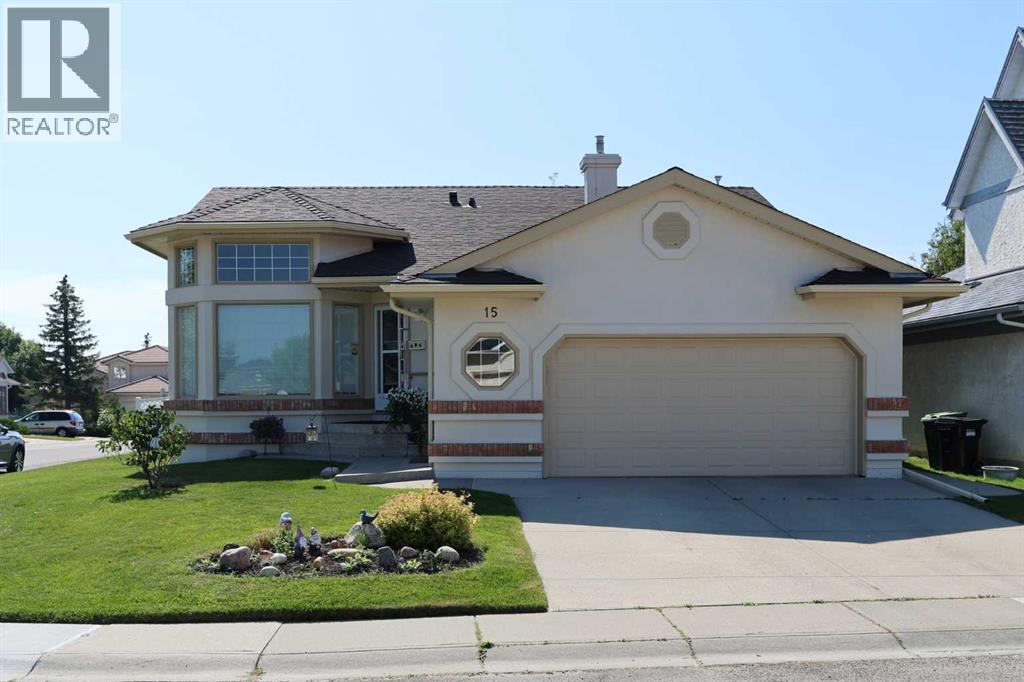 15 Hampshire Close NW, Calgary, AB T3A 4X9