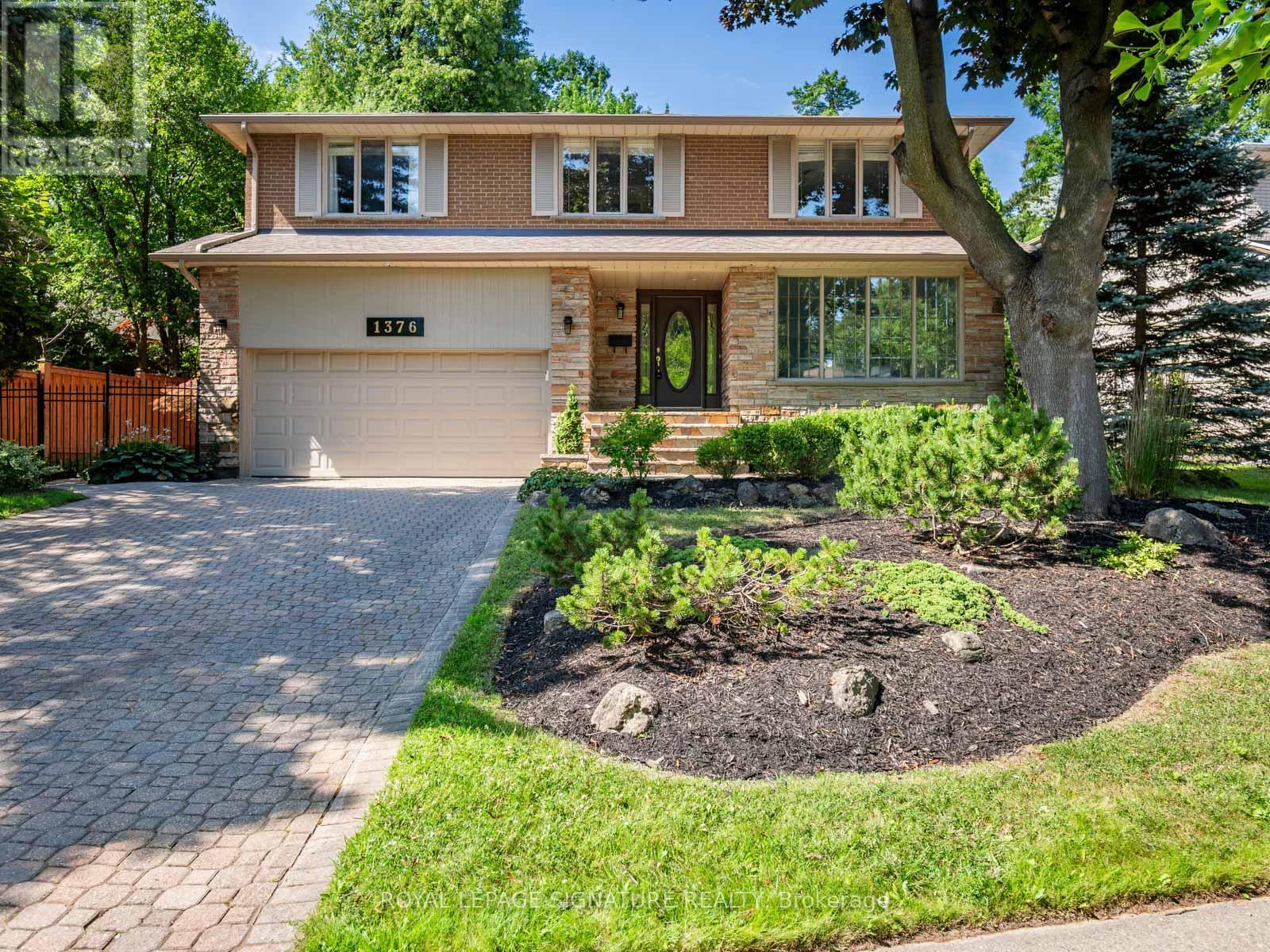 1376 Tecumseh Park Dr, Mississauga, ON L5H 2W6