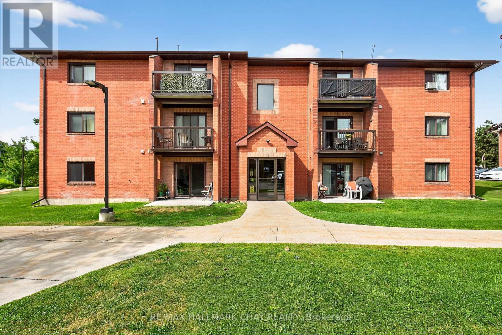 179 Edgehill Dr Unit B4 Dr, Barrie, ON L4N 1L9