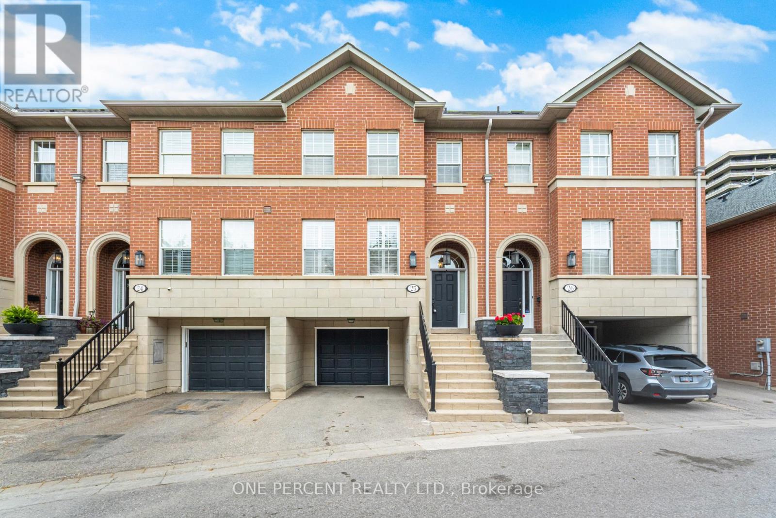 25 8038 Yonge St, Vaughan Uplands, ON L4J 1W3