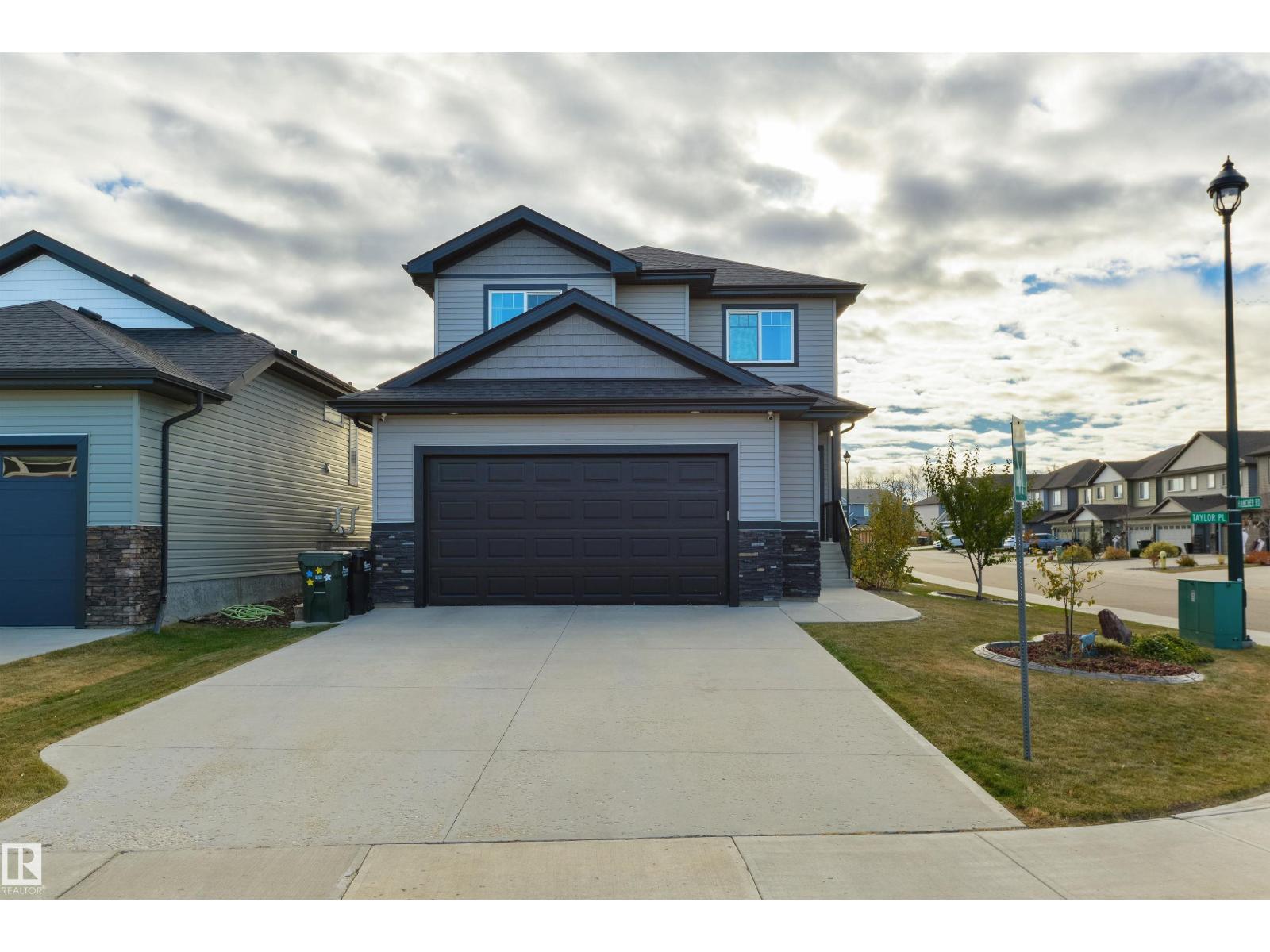 1 Taylor Pl, Ardrossan, AB T8E 0A6