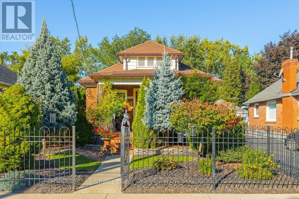 4447 Second Ave, Niagara Falls, ON L2E 4H1
