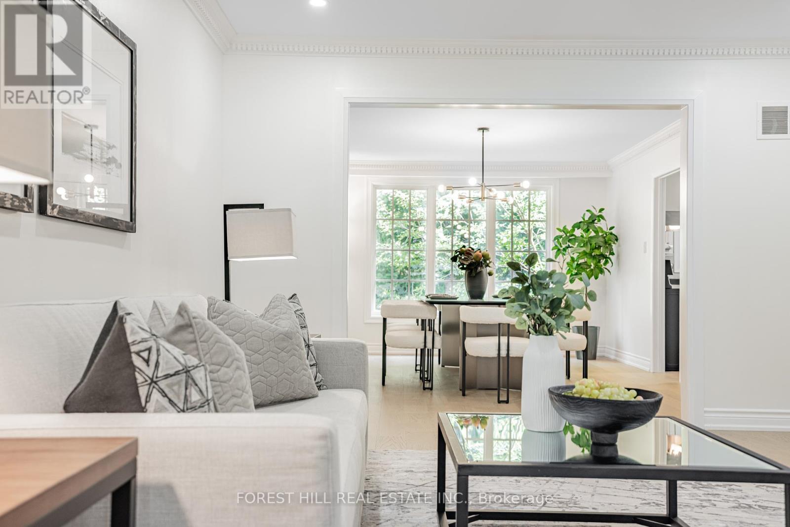37 Abbeywood Trl, Toronto Banbury-don Mills, ON M3B 3B4