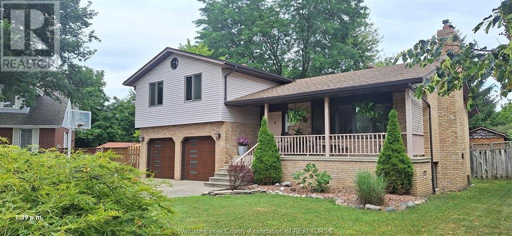 1537 Rosati Dr, Lasalle, ON N9J 2Z7