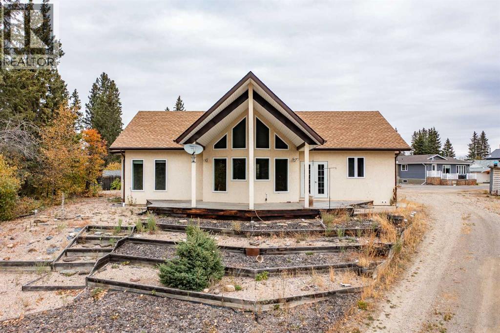 126 4 St, Leslieville, AB T0M 1H0