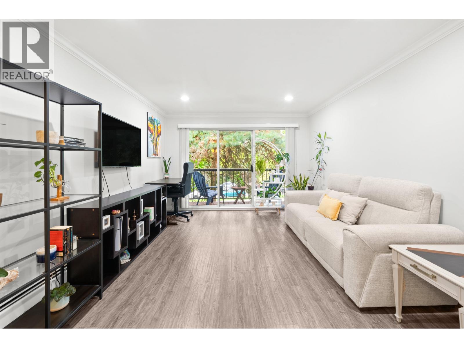 428 Agnes Street Unit 402, New Westminster, BC V3L 1G1