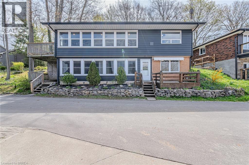 54 Grand St, Port Dover, ON N0A 1N7