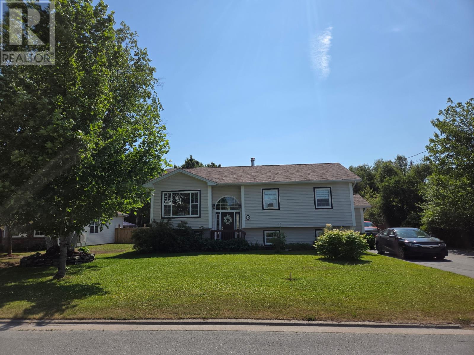 18 King St, Pasadena, NL A0L 1K0