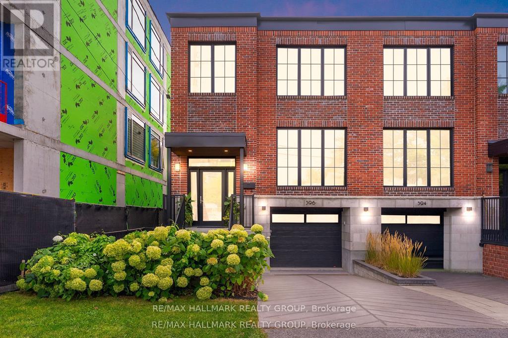 396 Roosevelt Ave, Ottawa, ON K2A 1Z3