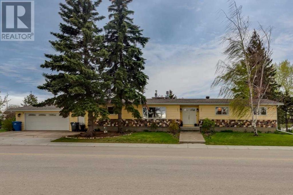 1203 Gough Rd, Carstairs, AB T0M 0N0