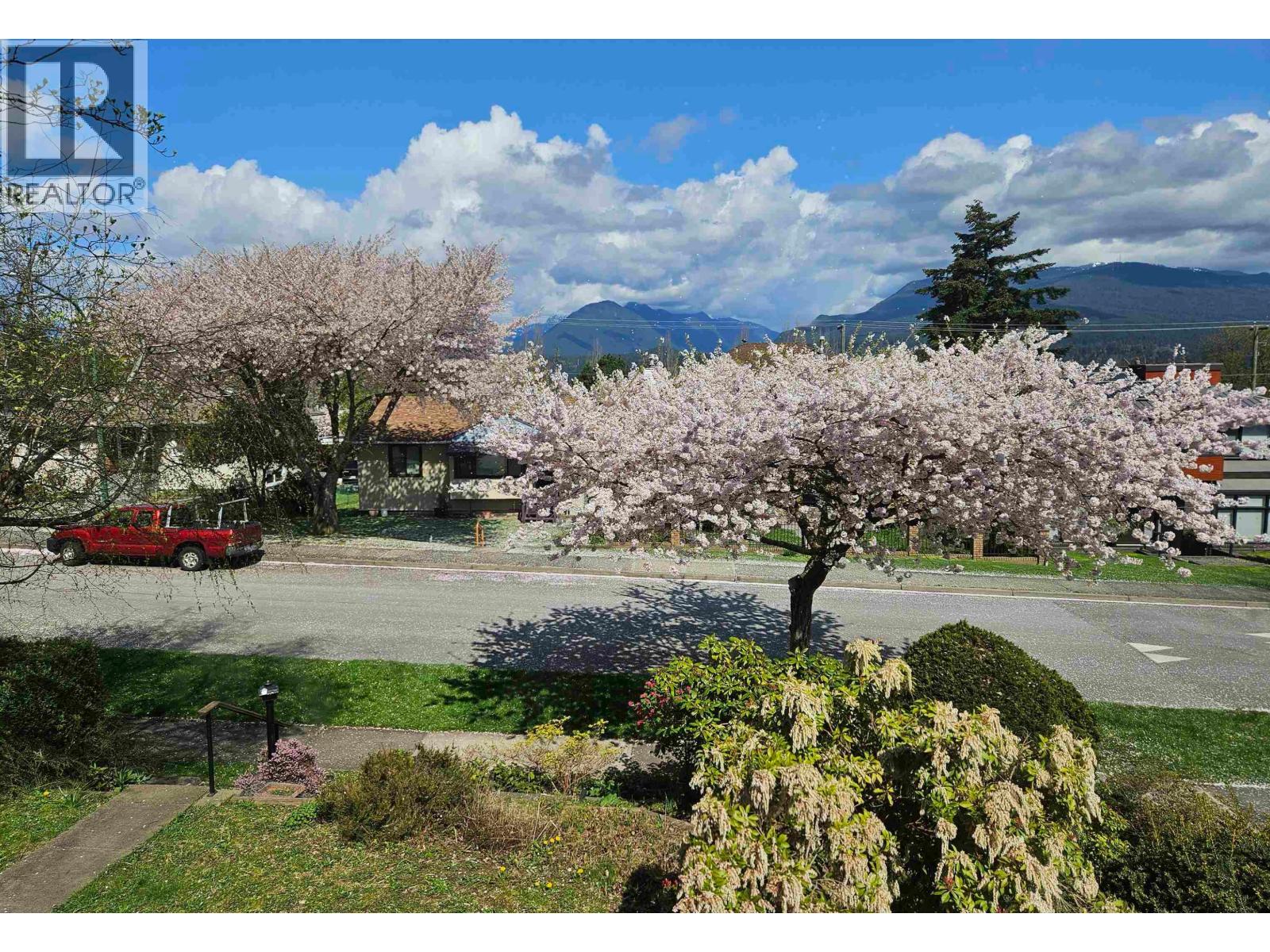4362 Cambridge St, Burnaby, BC V5C 1H4