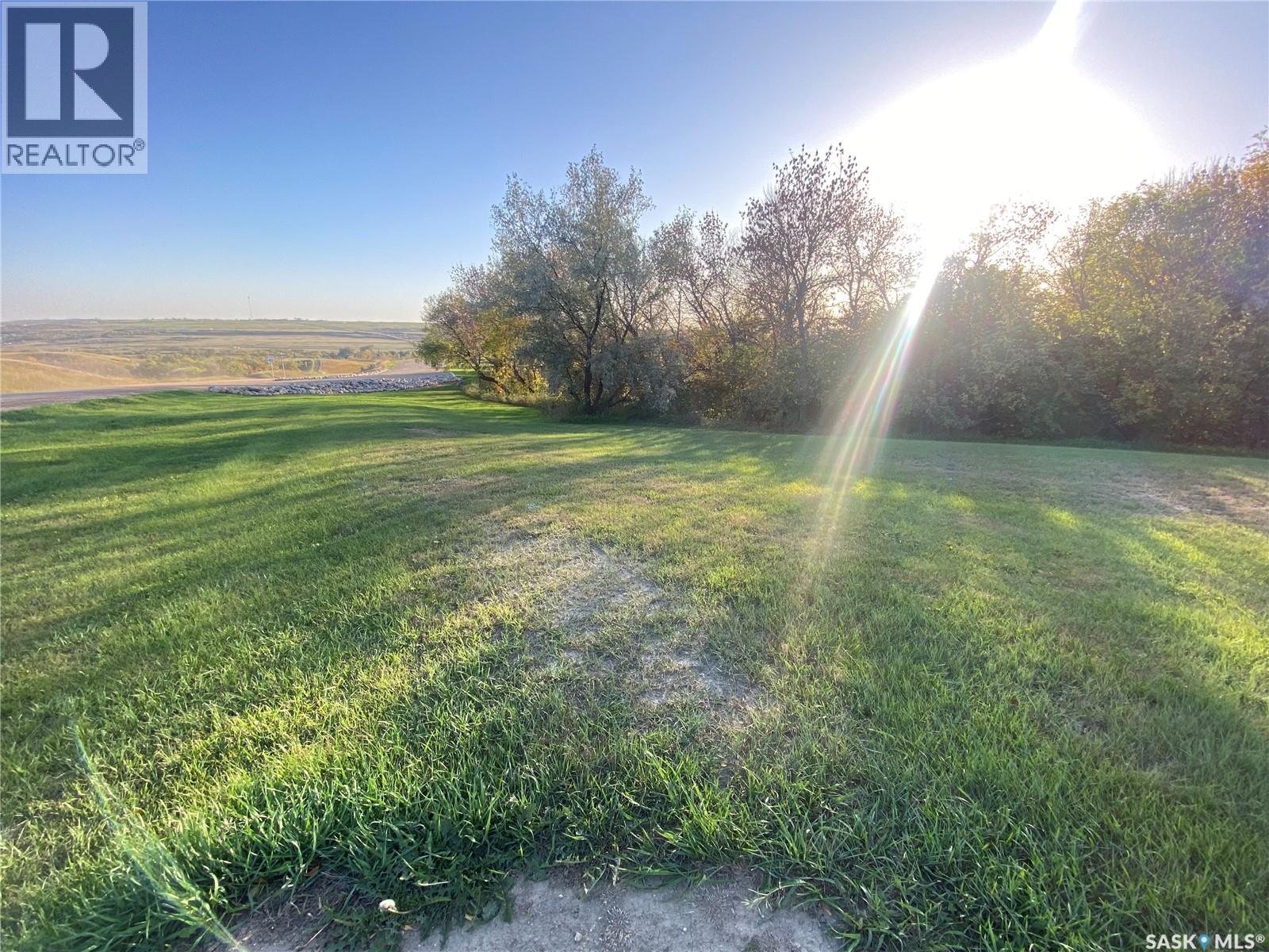 26 Park Ave, Oxbow, SK S0C 2B0