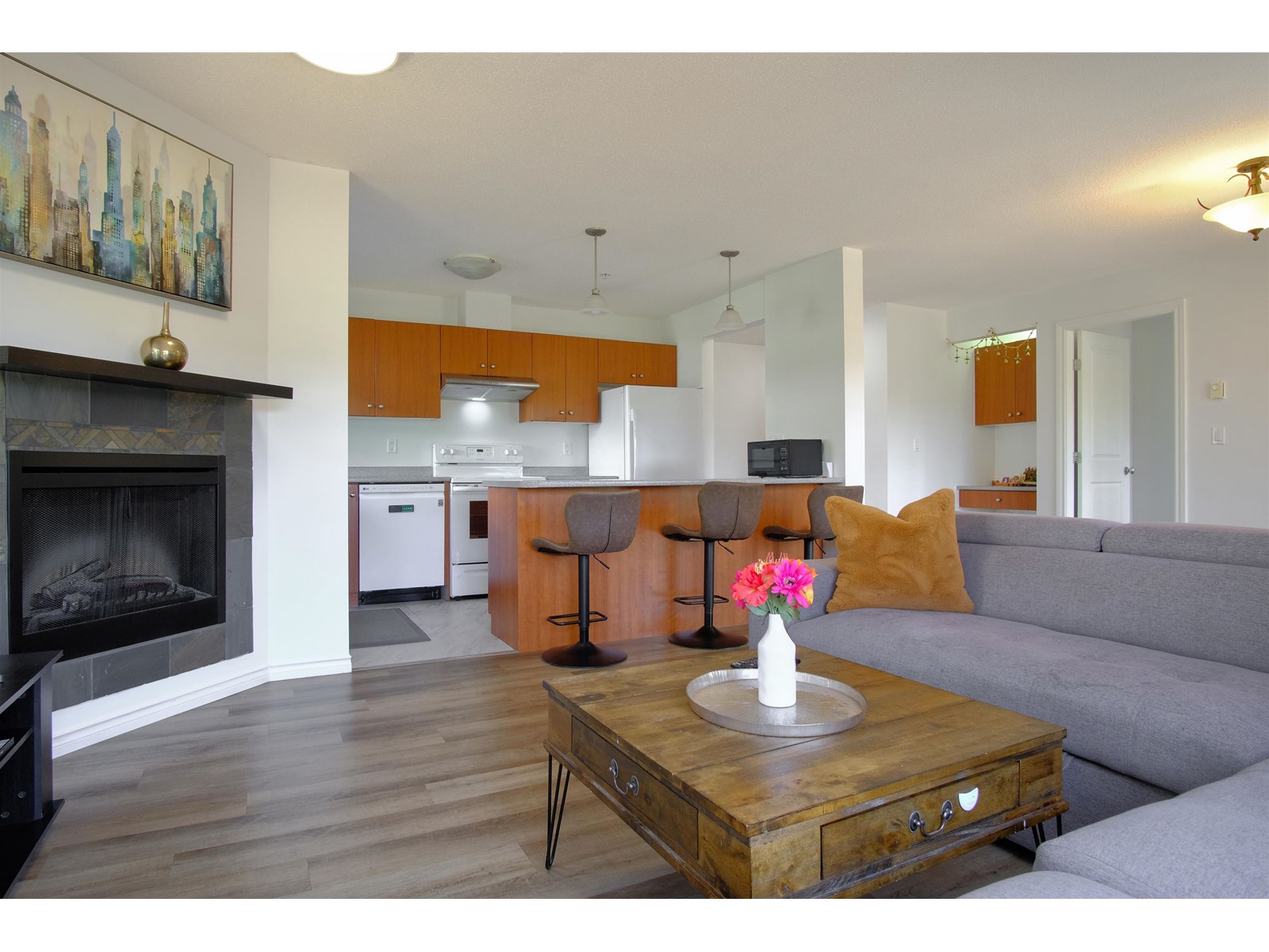 32063 Mt Waddington Avenue Unit 210, Abbotsford, BC V2T 2E7