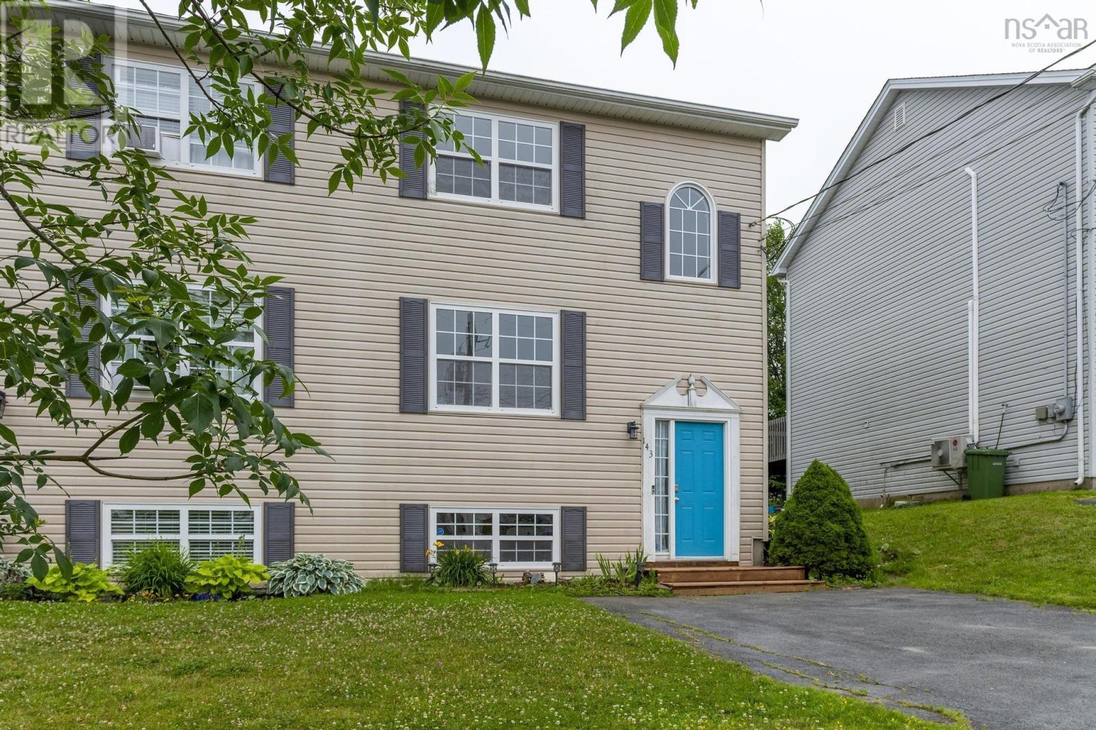 143 Governors Lake Dr, Lakeside, NS B3T 1A4