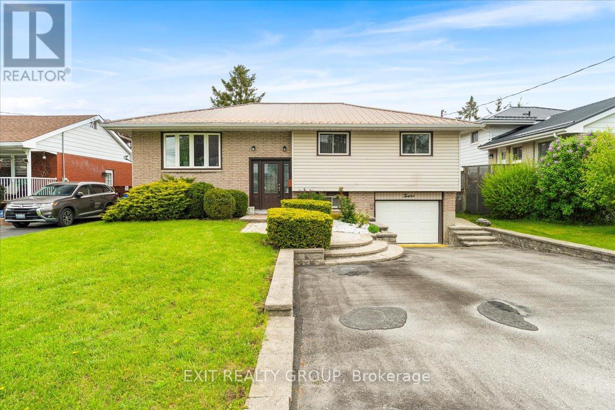 12 Chown Cres, Belleville, ON K8P 4P9