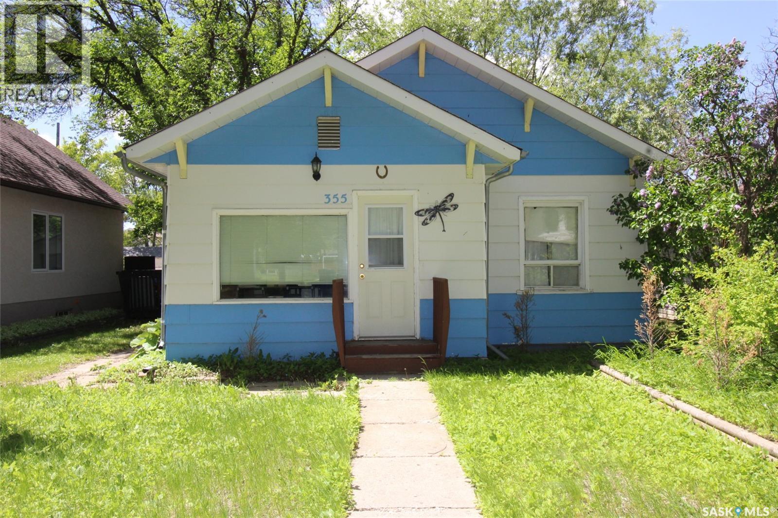 355 3 Street East, Shaunavon, SK S0N 2M0