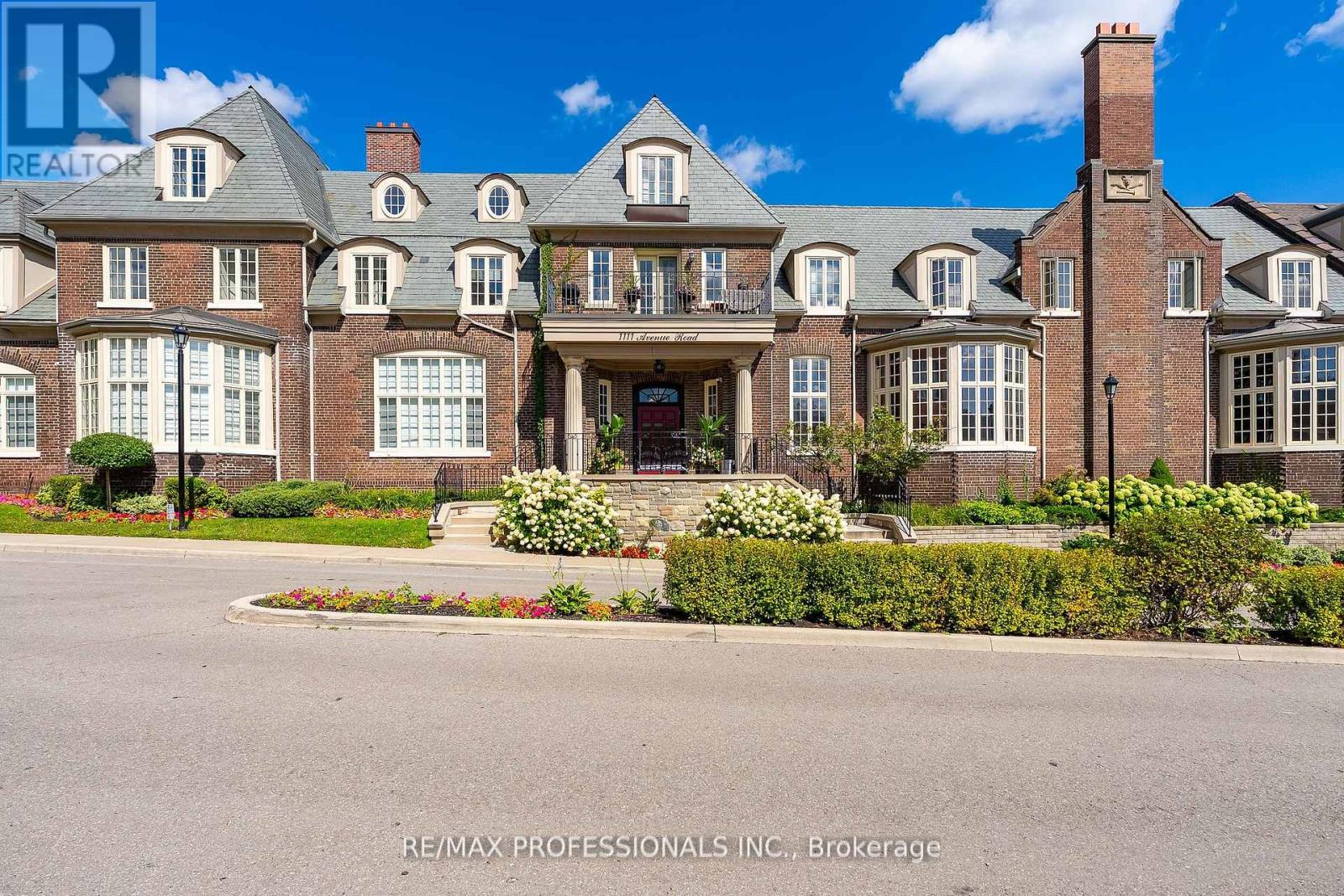 205 1111 Avenue Rd, Toronto, ON M5N 3B2