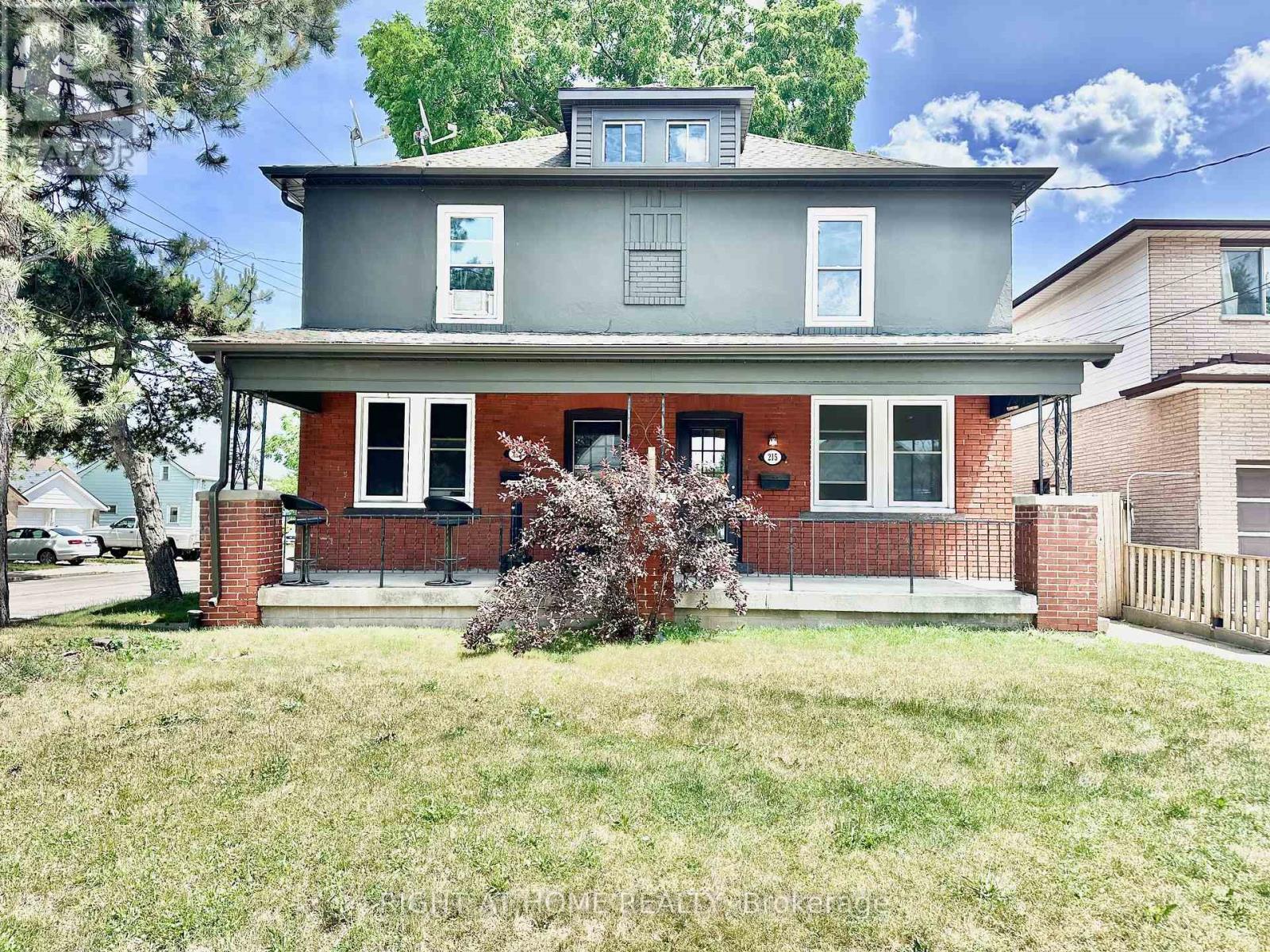 215 Rosewood Rd, Hamilton, ON L8K 3J5