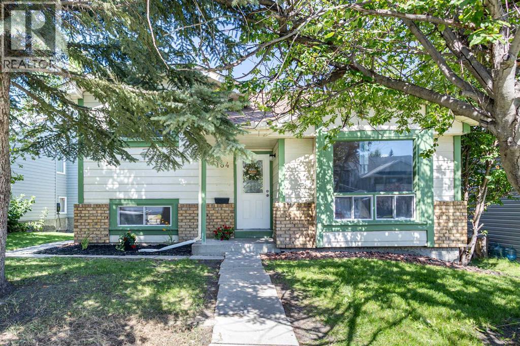 184 Shawinigan Dr SW, Calgary, AB T2Y 2W3