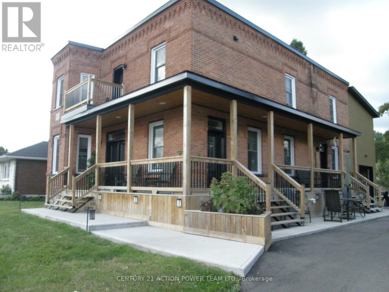 1674 Landry St, Clarence-Rockland, ON K0A 1N0