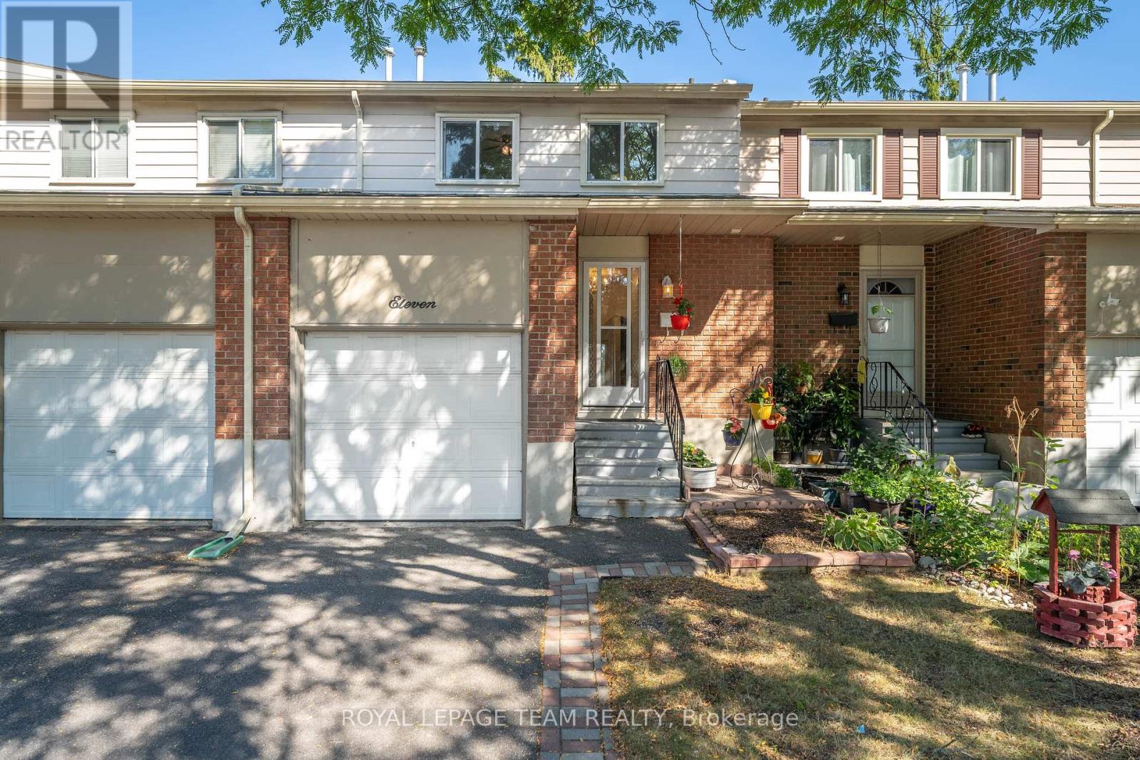 11 2415 Southvale Cres, Ottawa, ON K1B 4T9