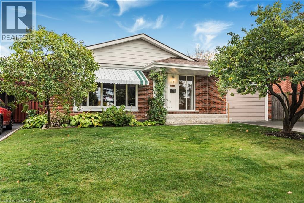 111 Greenford Dr, Hamilton, ON L8G 2G7