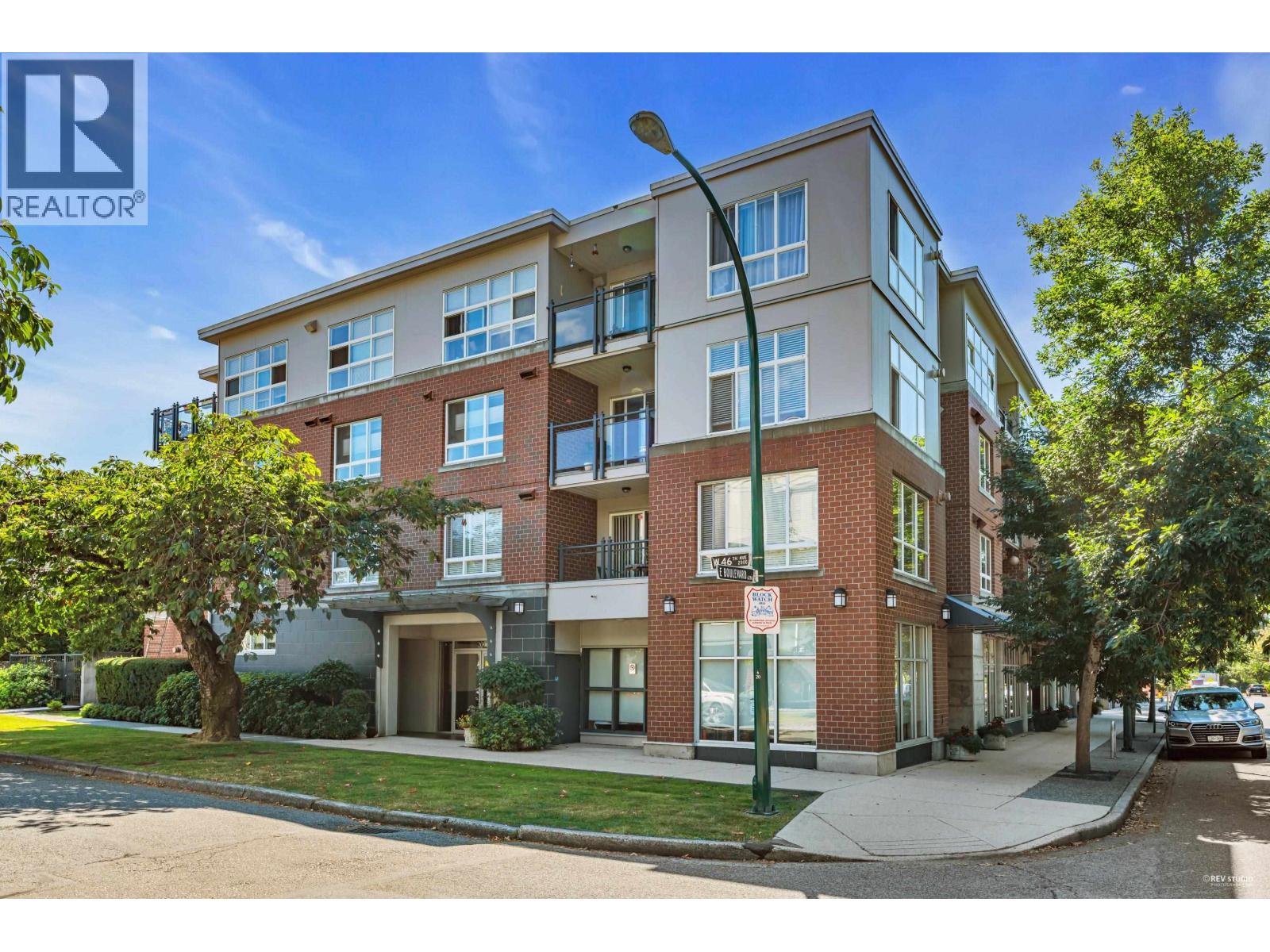 2096 W 46th Avenue Unit 301, Vancouver, BC V6M 2K9