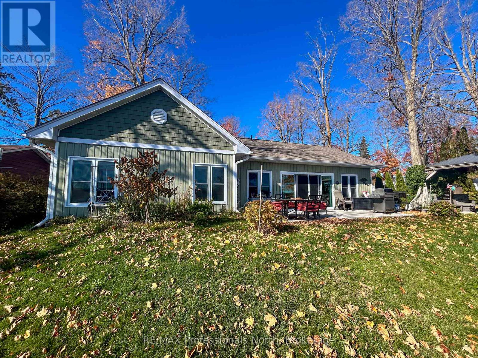 563 Dalhaven Rd, Selwyn, ON K9J 6X2