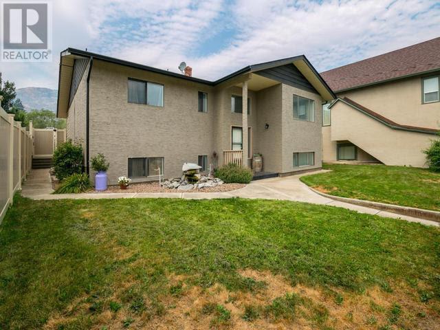 6242 Kootenay St, Oliver, BC V0H 1T0