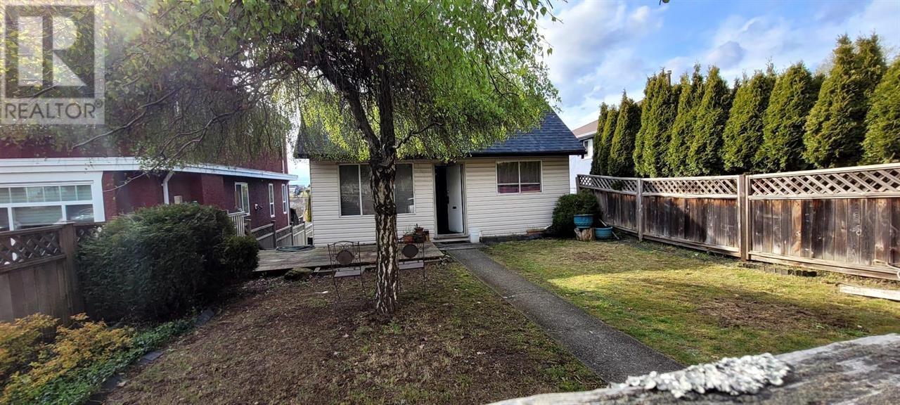 4817 Joyce St, Vancouver, BC V5R 4G4