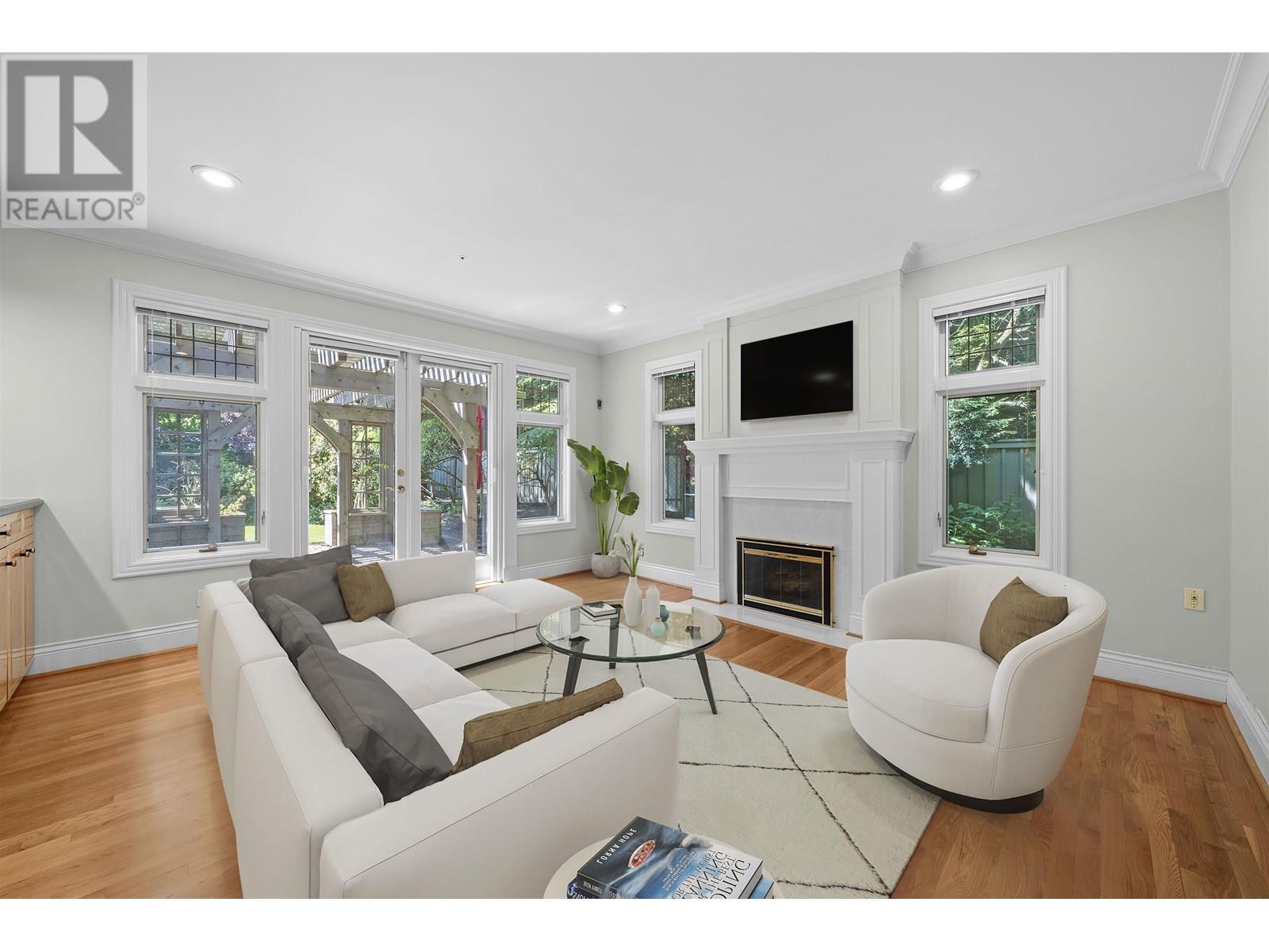 1323 The Cres, Vancouver, BC V6H 1T7
