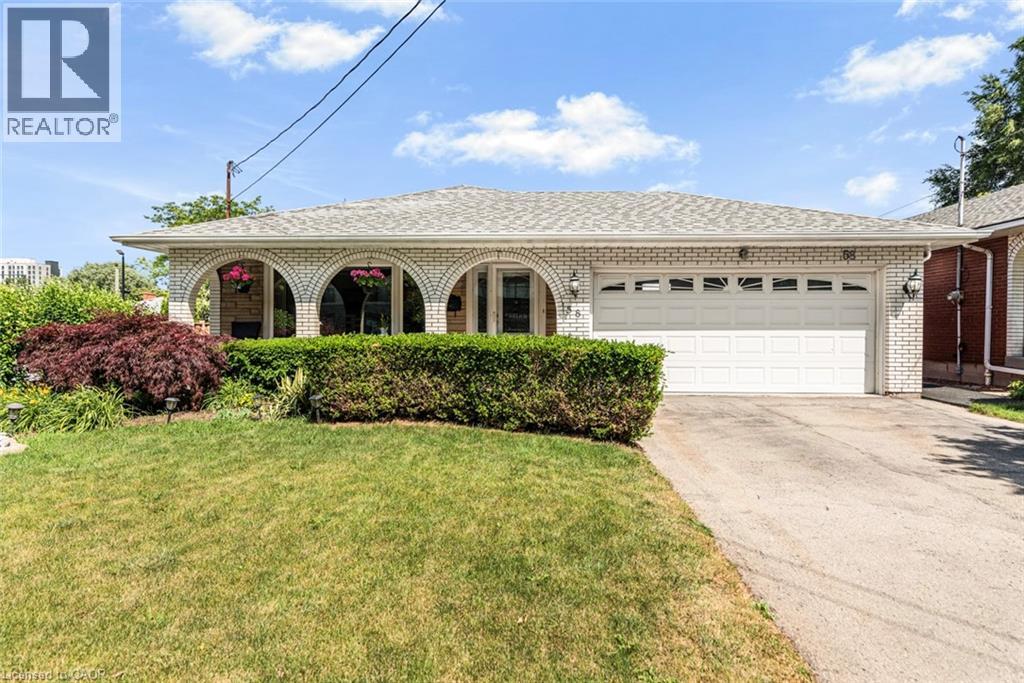 58 Centennial Pkwy S, Hamilton, ON L8G 2C4
