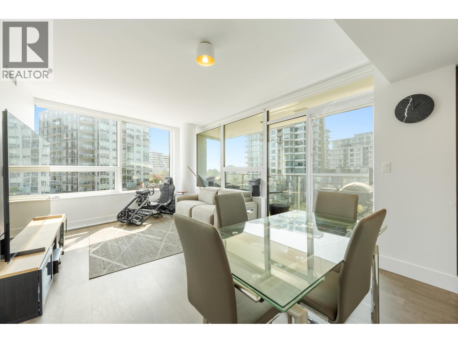5508 Hollybridge Way Unit 703, Richmond, BC V7C 0C7