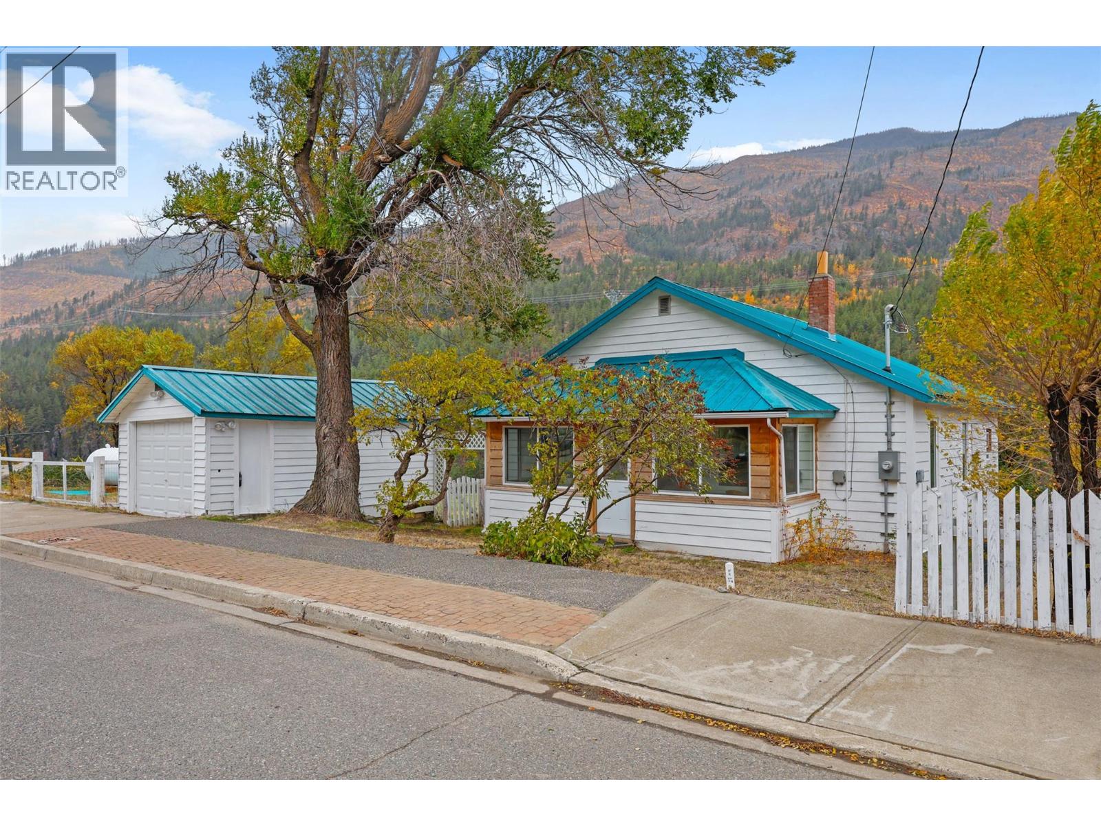 124 Fraser St, Lytton, BC V0K 1Z0