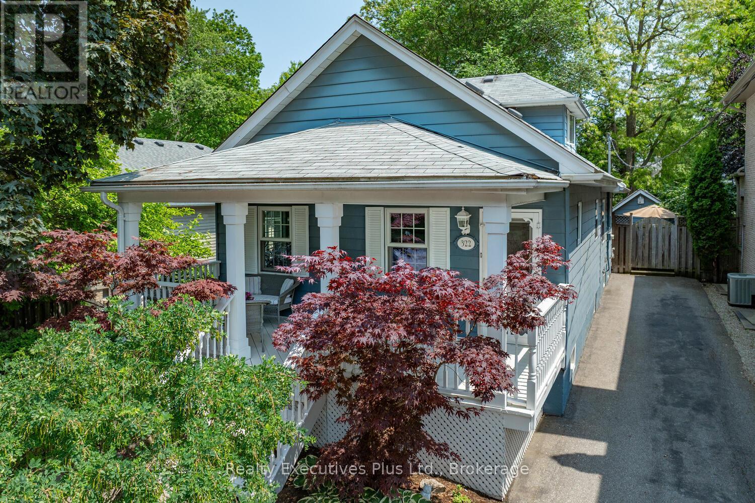 322 Pine Ave, Oakville, ON L6J 2J9