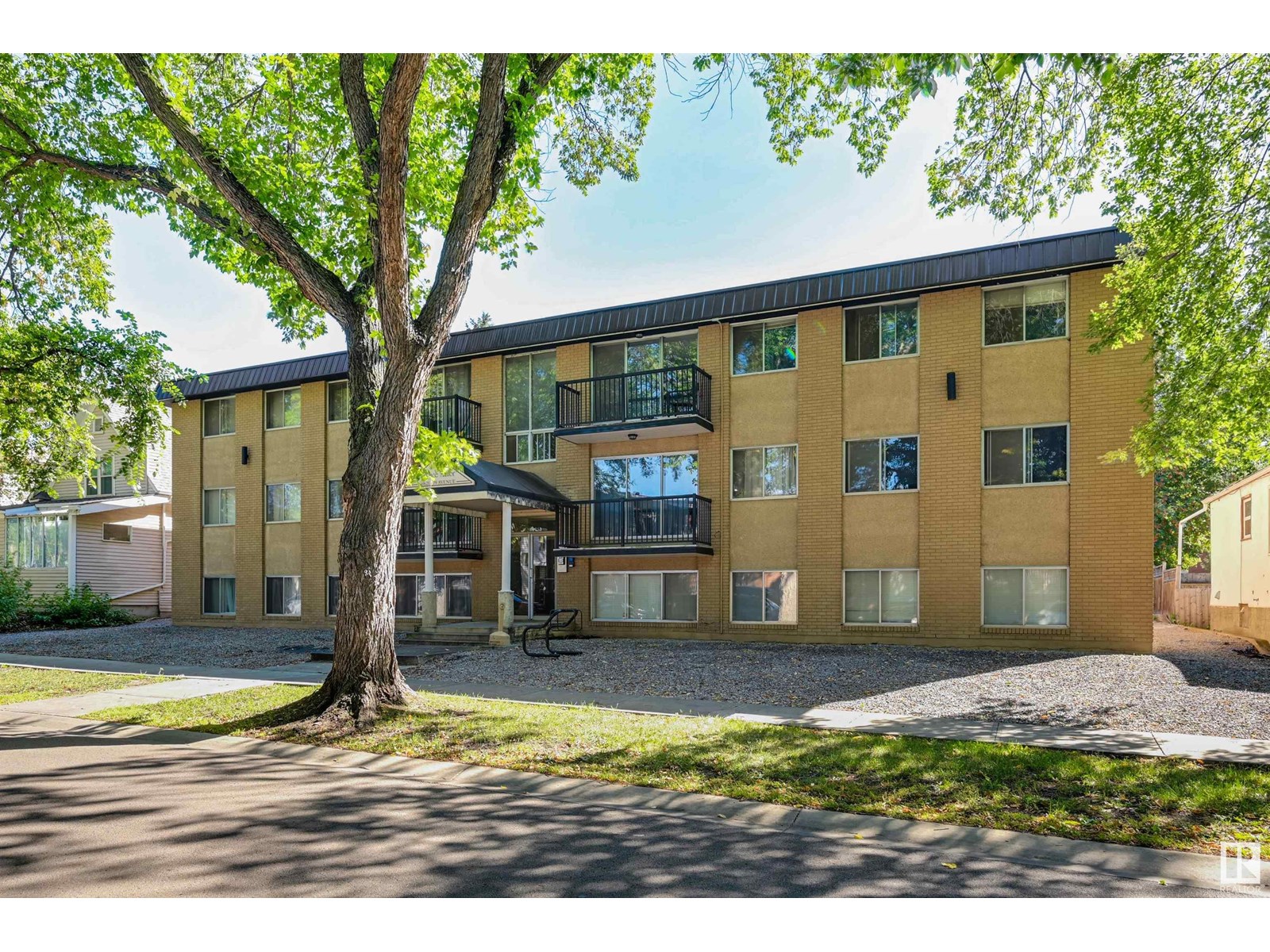 10621 79 Avenue Northwest #105, Edmonton, AB T6E 1S2