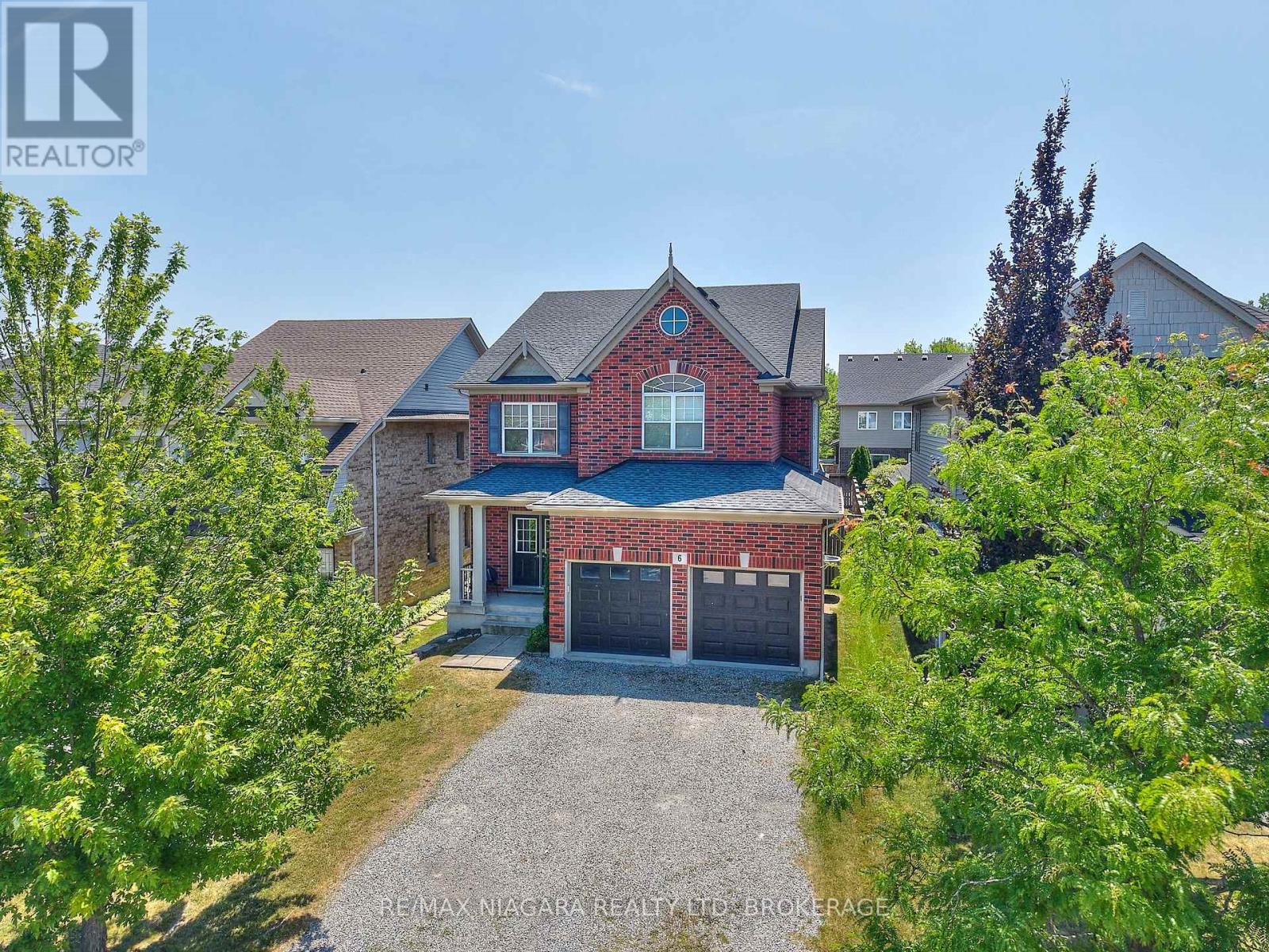 6 Alex Grant Pl, St. Catharines, ON L2P 0A2