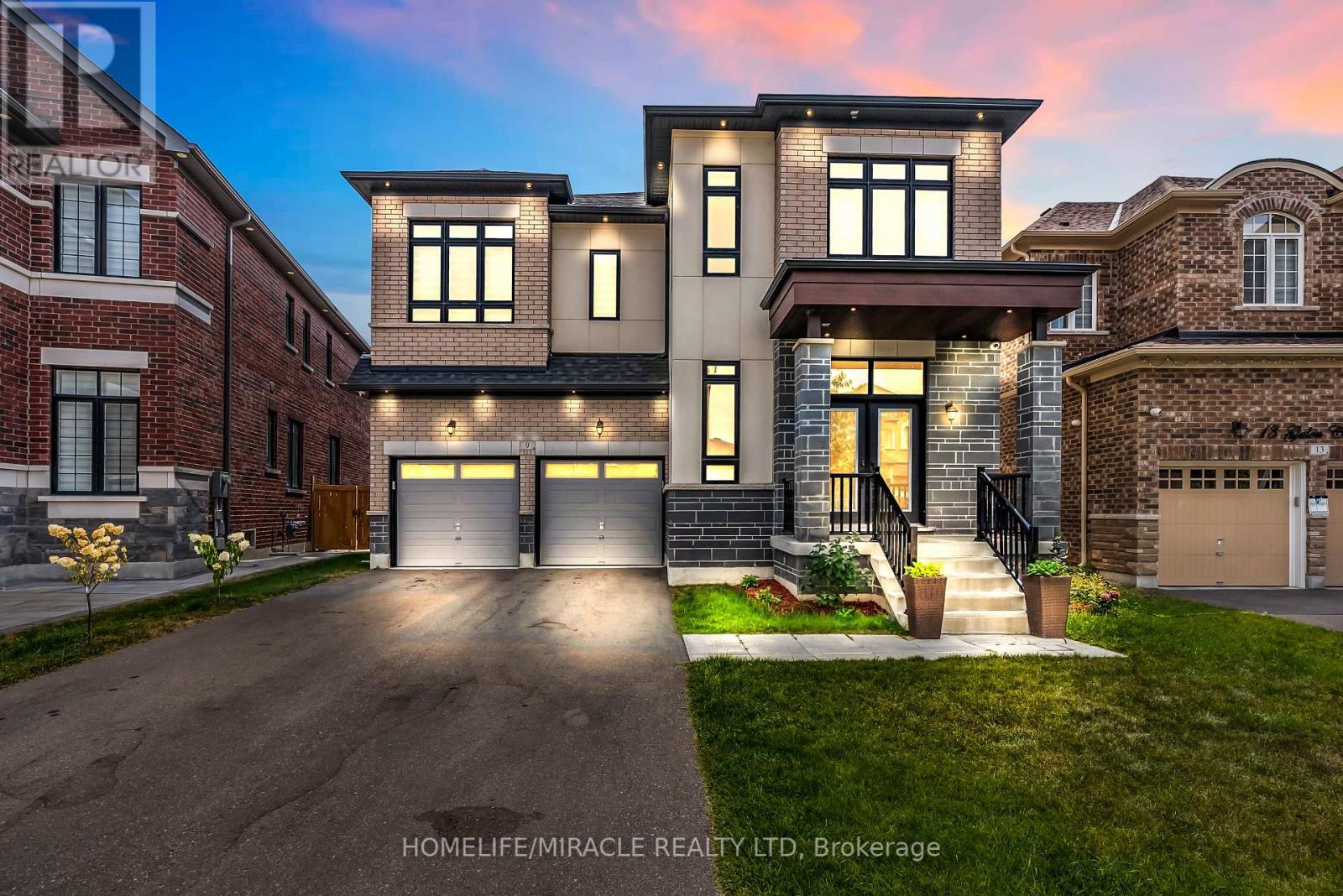 9 Galen Cres, Vaughan, ON L4H 5B6